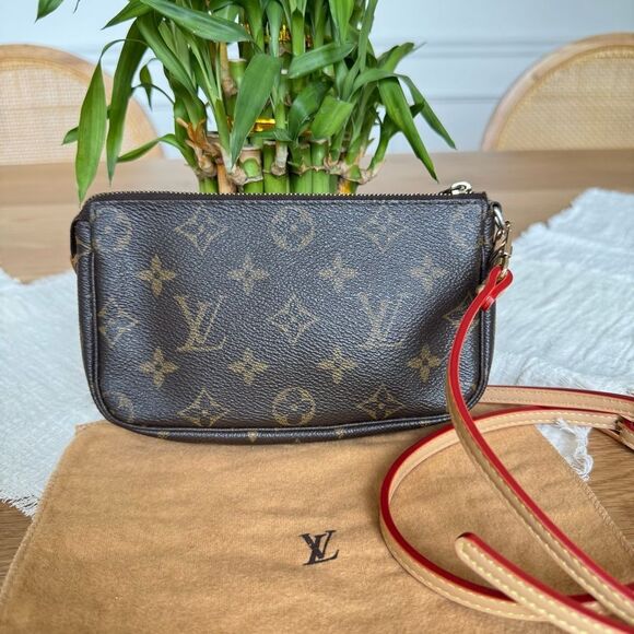 ✅AUTHENTIC✅LOUIS VUITTON POCHETTE ACCESSORIES CROSSBODY BAG - Picture 6 of 13
